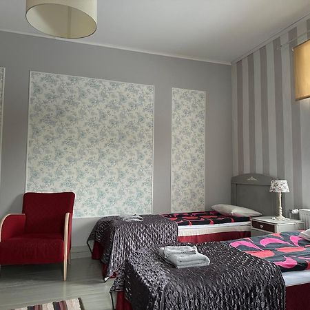 Guesthouse Kadrina Mois מראה חיצוני תמונה