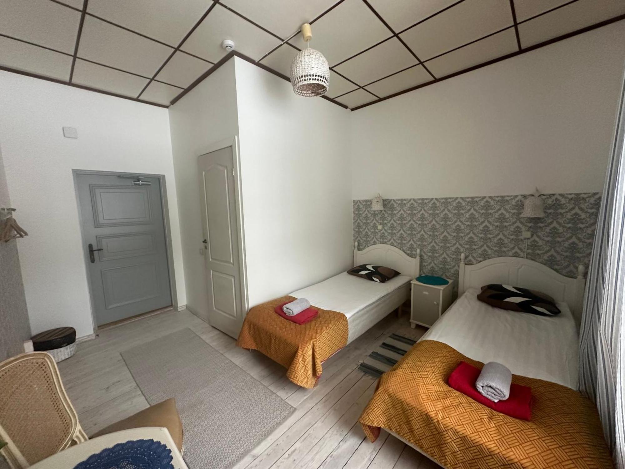 Guesthouse Kadrina Mois מראה חיצוני תמונה